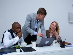 pexels-mikhail-nilov-6930549